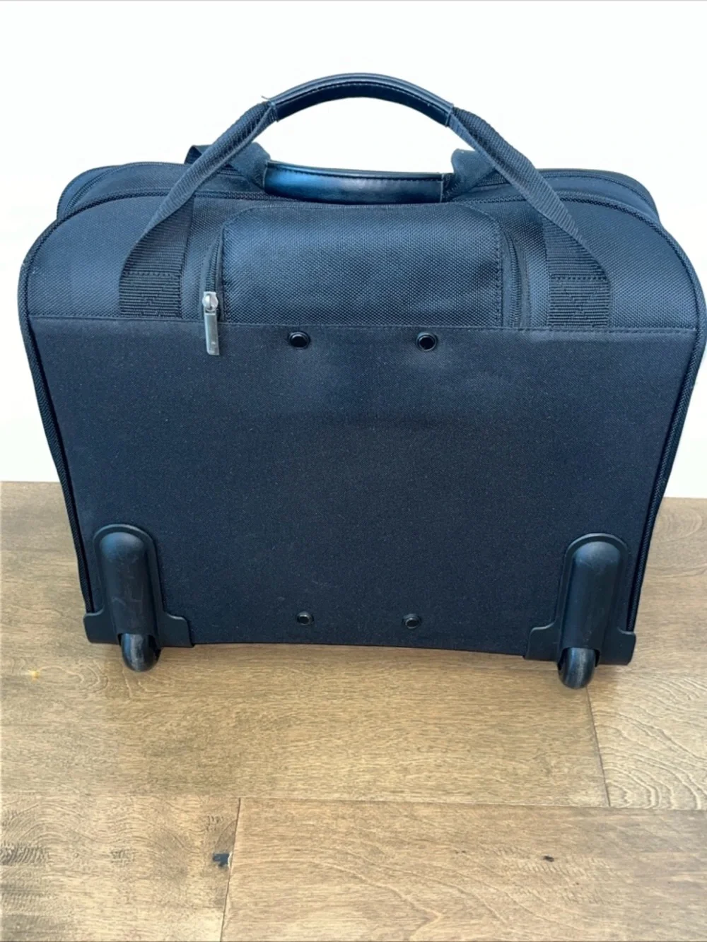 Solo : New York Bryant Rolling Laptop Briefcase / Carry-On Bag VG Condition